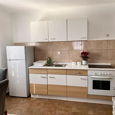 викендица братунац Holiday home *